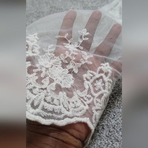 Lace Romper - Picture 4 of 4